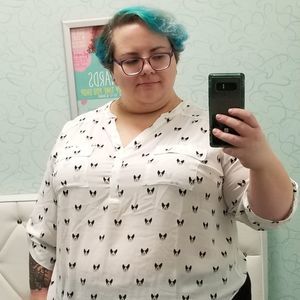 Meet your Posher, Alisa